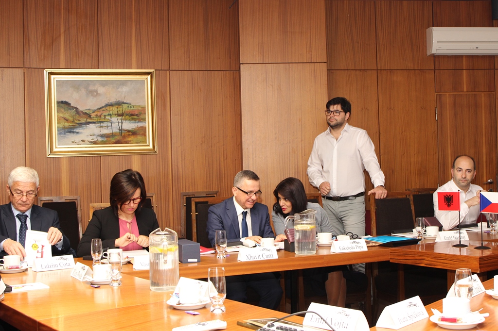 foto ze setkání s albánskou delegací